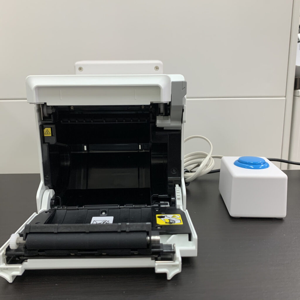 新型発券機　ロール紙交換